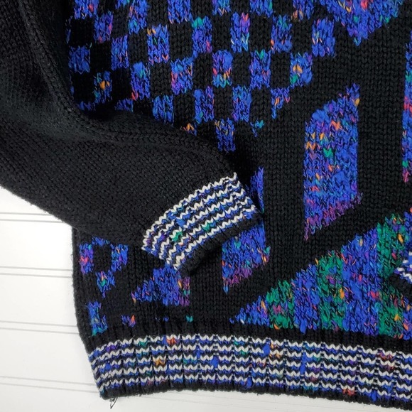 Geometric Patterned Blue and Black Sweater - Picture 3 of 6